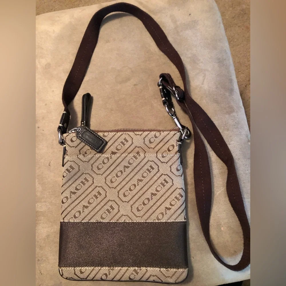 Coach canvas crossbody bag. - Picture 1 of 3